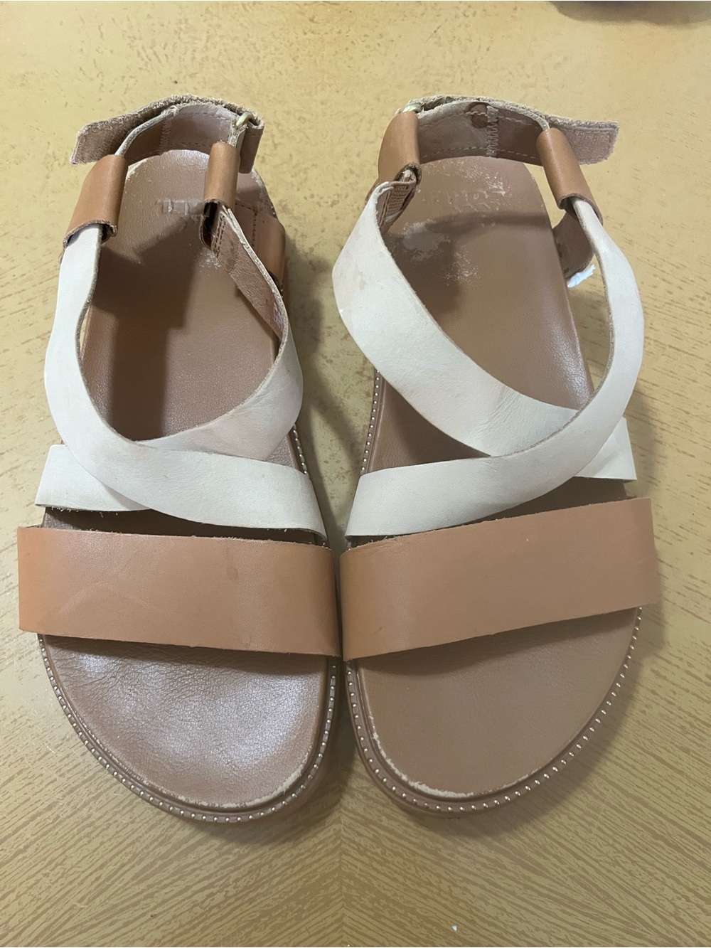Sorel Roaming Criss Cross Tan & Cream Leather Sandals Size 8